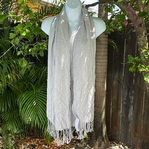 Light Gray Scarf With Fringes